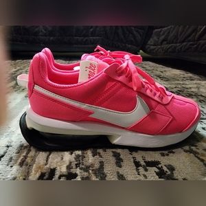 Nike Air Max Pre Day Women's Hyper Pink /White Running shoes